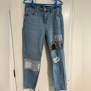 Hollister 90s Patchwork Ultra High-Rise Mom Jean (Size 9R)